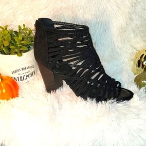 NWOT - G by Guess- Black Heels 9